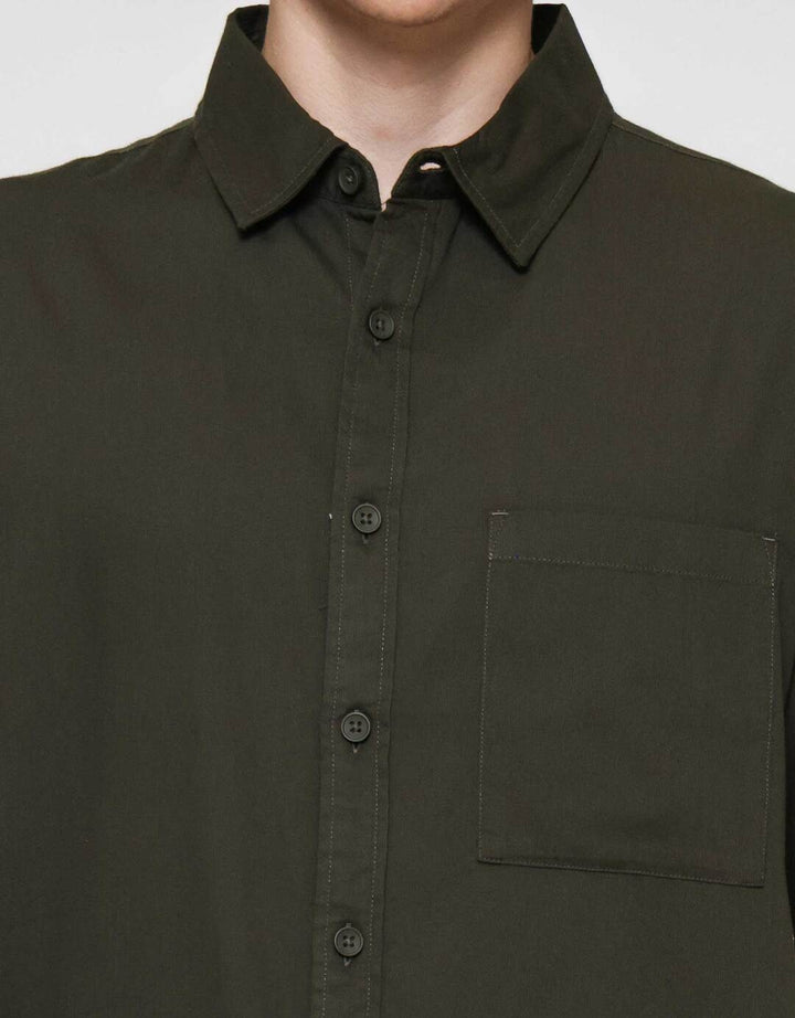 Nevada Plain Bahan Pique Kemeja Lengan Pendek Pria