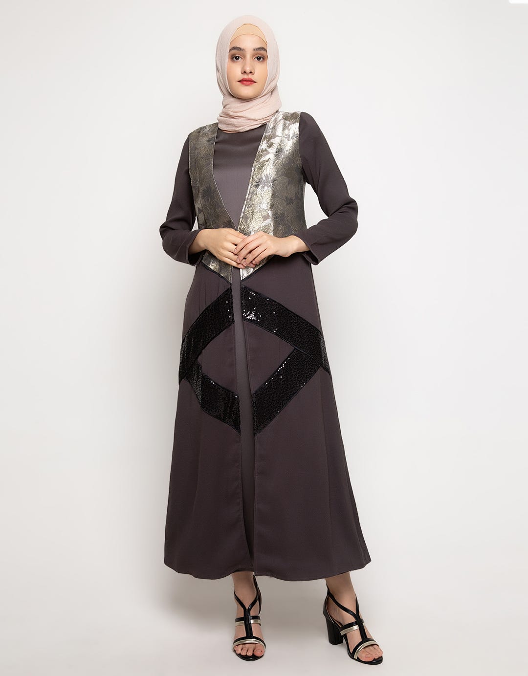 Cardinal Femme Gamis with Embroidery & Sequin Accents