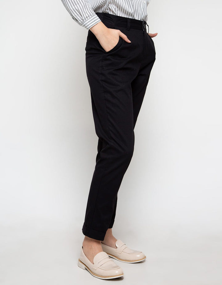 Nevada Celana Panjang Basic Wanita