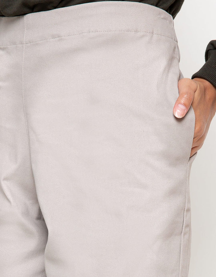 Nevada Celana Pendek Chino