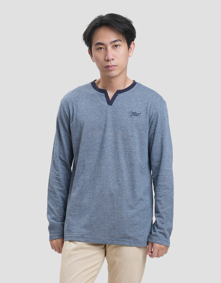 Cardinal Jeans V-Neck Kaos Lengan Panjang Pria