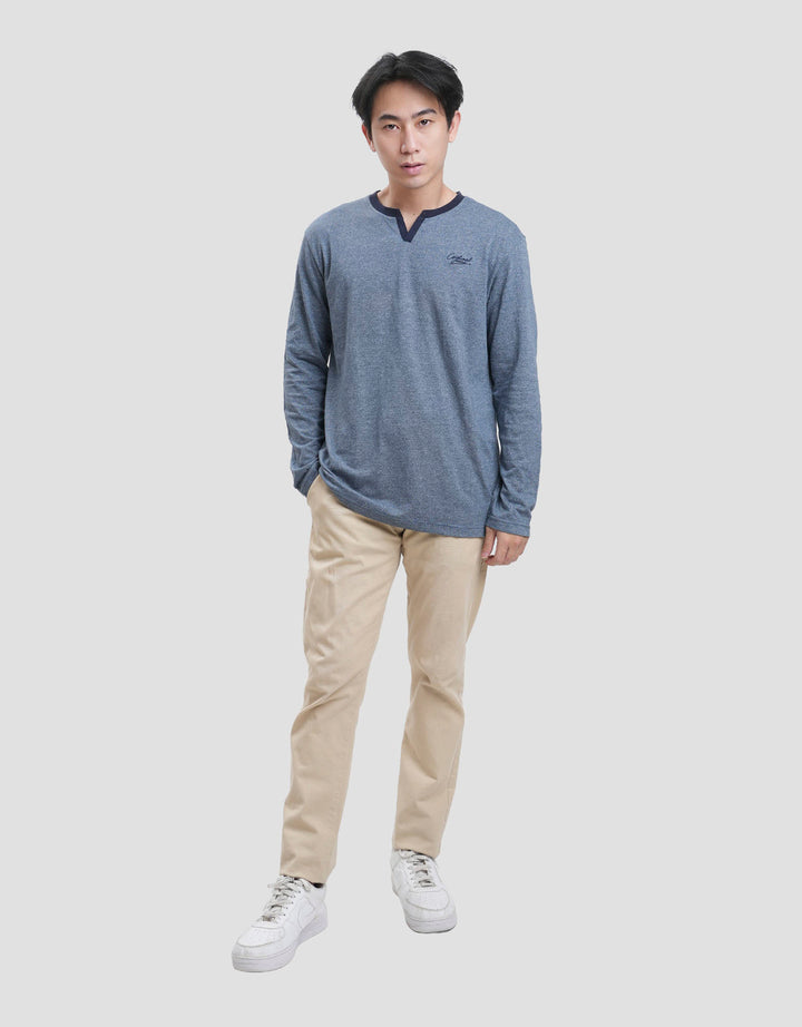 Cardinal Jeans V-Neck Kaos Lengan Panjang Pria