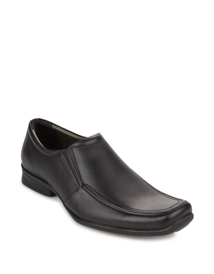 Cardinal Sepatu Formal Carson