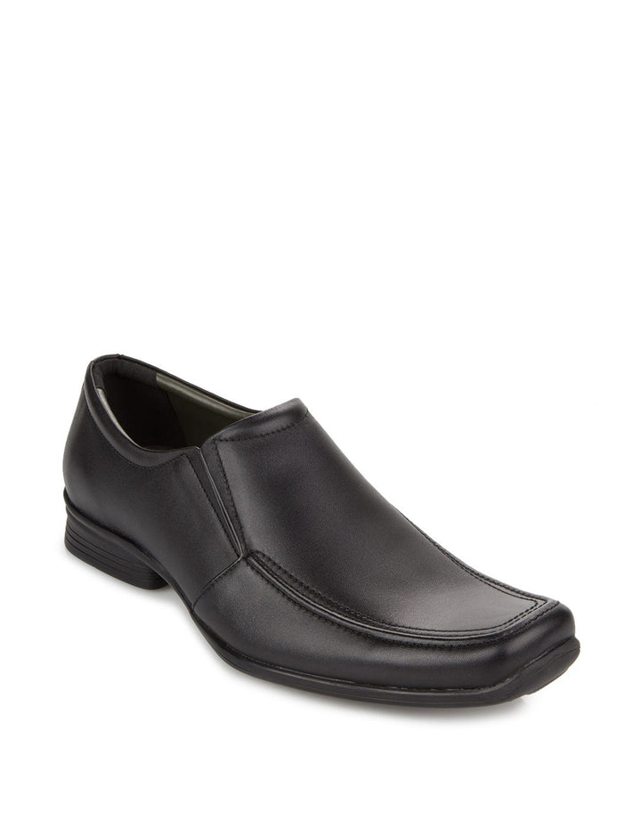 Cardinal Sepatu Formal Carson