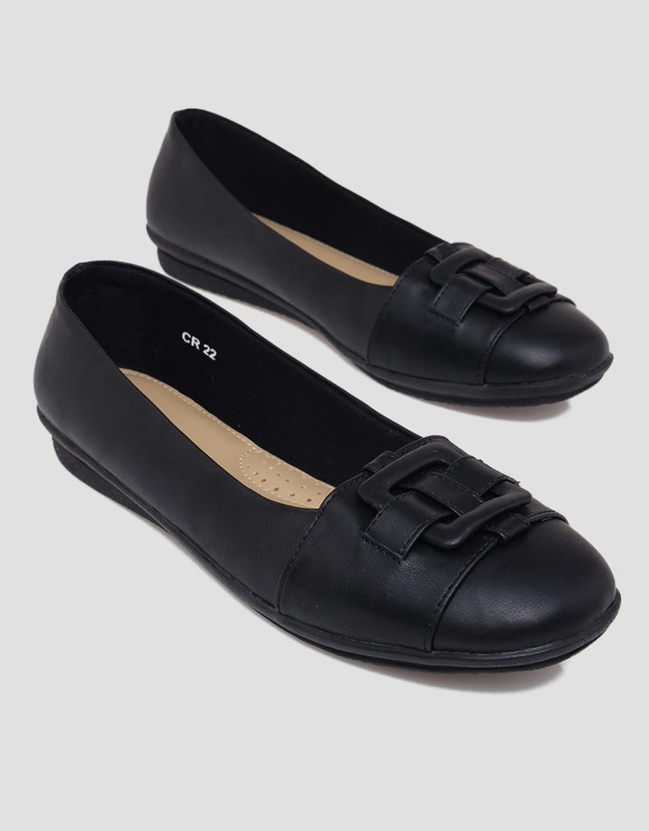 St. Yves Ballerinas Woman Round Toe Belt Accent