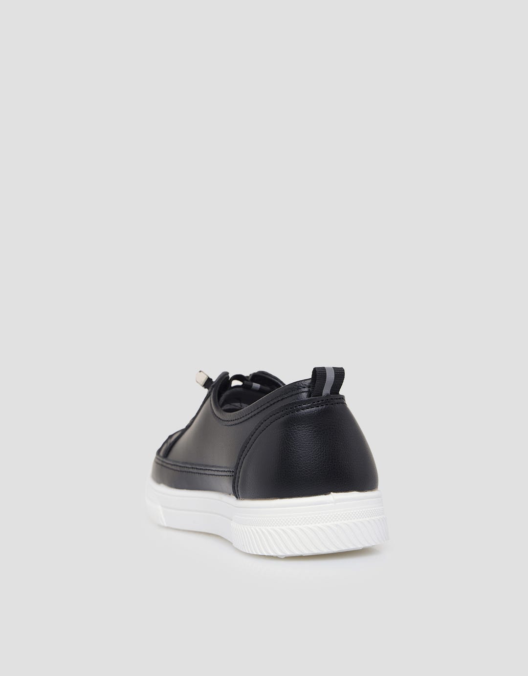 Yongki Komaladi Casual MCL Sepatu Sneakers Wanita