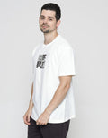 Cole Geometr Sqre Kaos Casual Pria