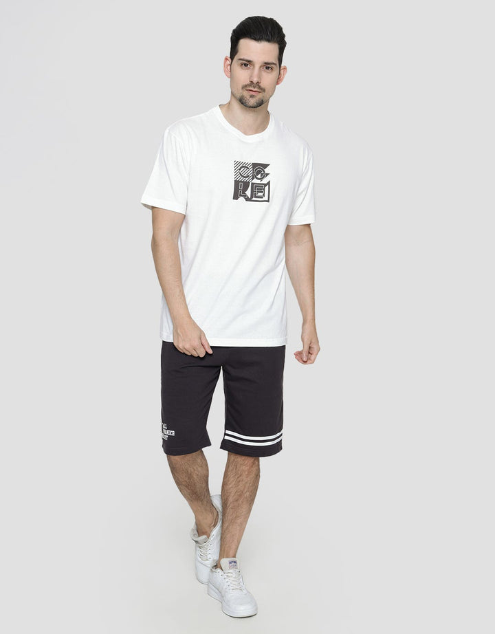 Cole Geometr Sqre Kaos Casual Pria