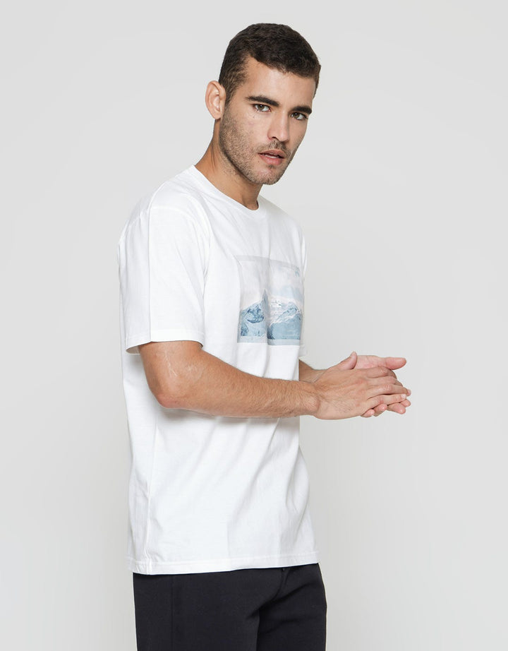 Cole Dtf Mountain Kaos Lengan Pendek Pria