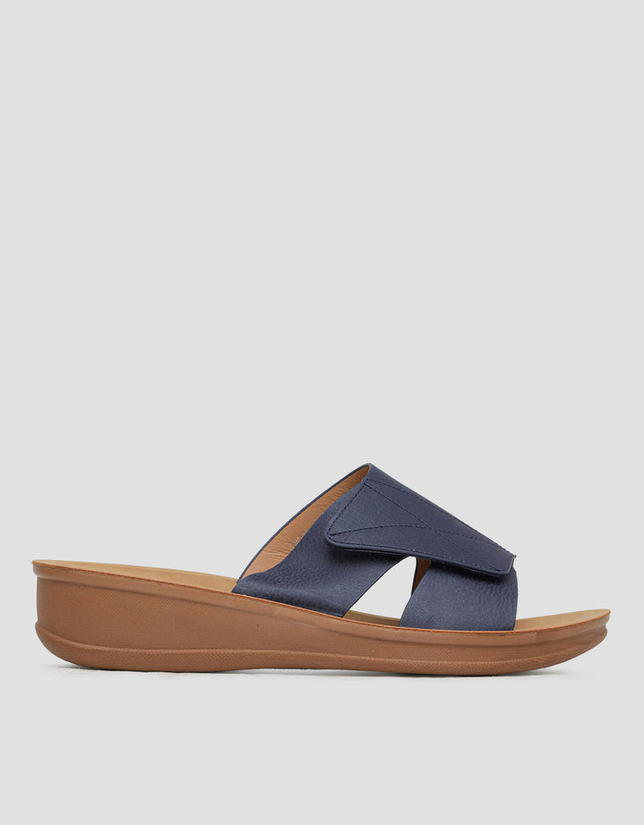 St. Yves Simply Sandal Slipper Sandals Wanita