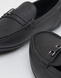 Yongki Komaladi Sepatu Mucasin Men Formal Look 2