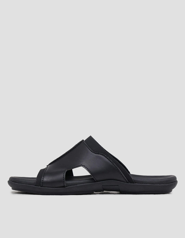 Yongki Komaladi Slip On Sandal Slipper Pria