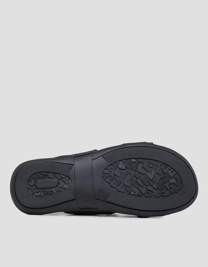 Yongki Komaladi Slip On Sandal Slipper Pria