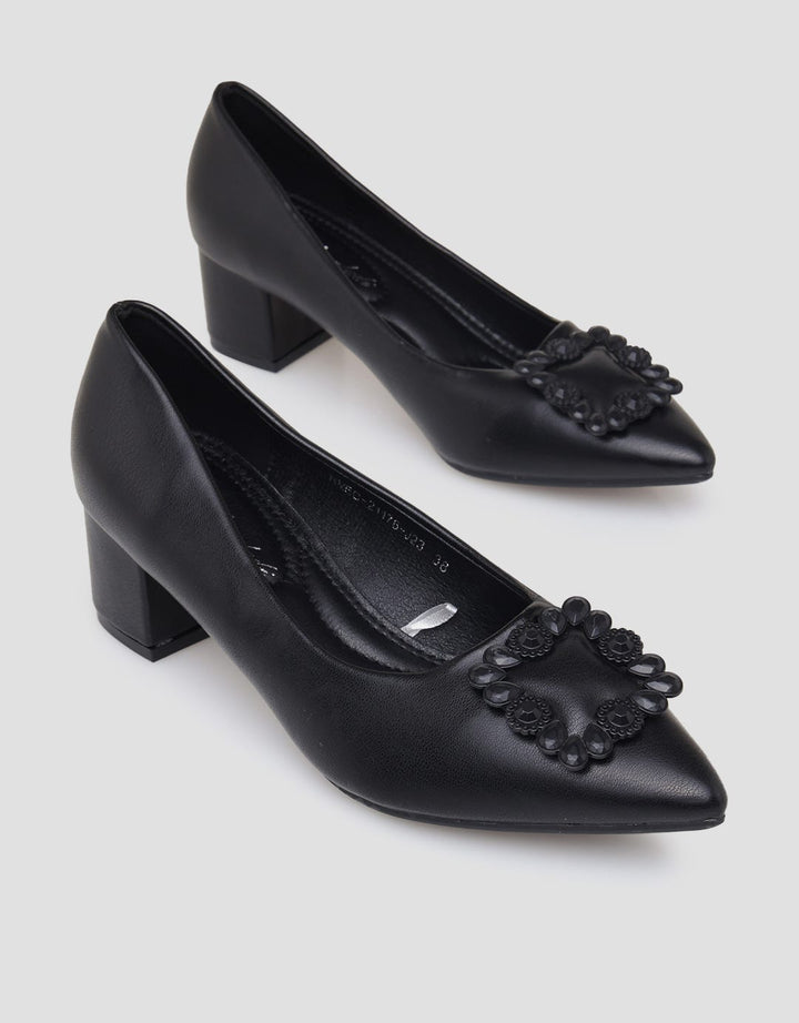 Yongki Komaladi Sepatu Pantofel Wanita
