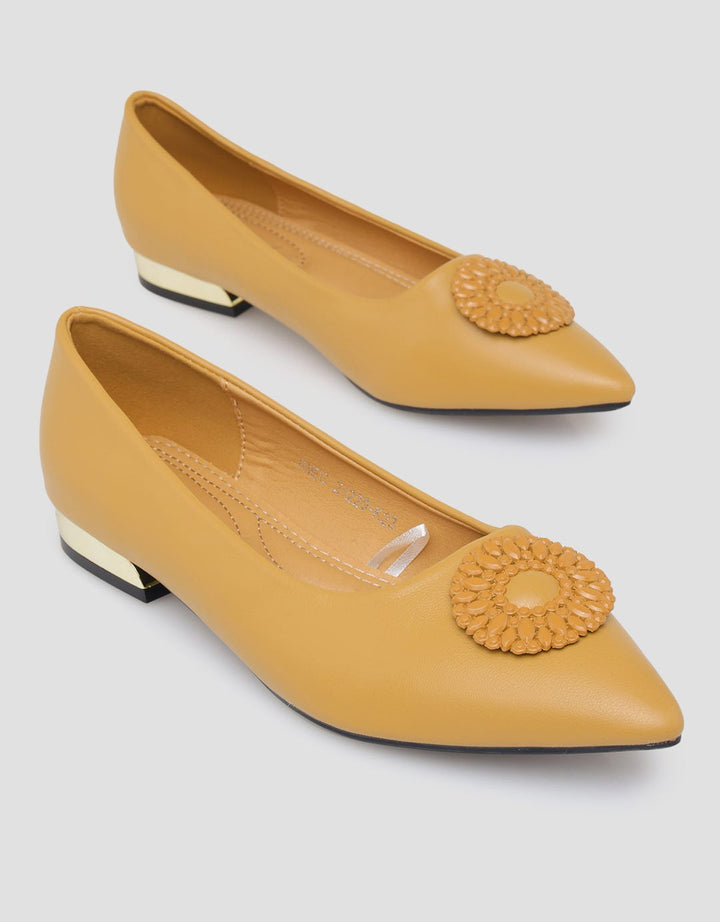Yongki Komaladi Vantovel Midi Sepatu Wanita
