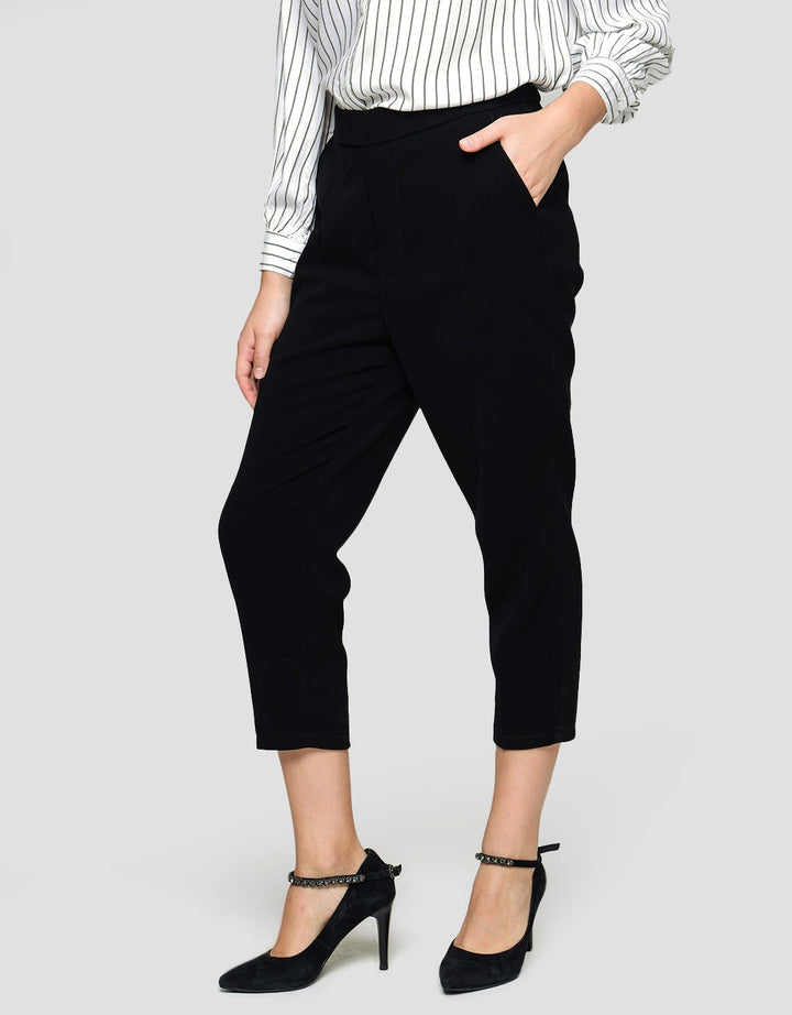 St. Yves Capri Pants Slim Fit