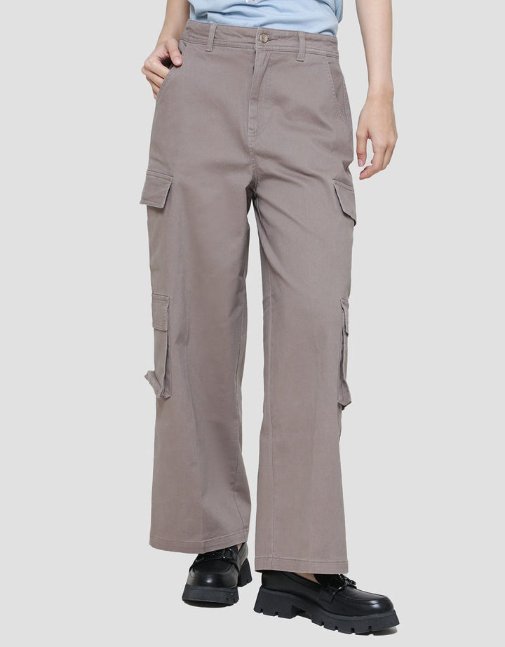 Triset Cargo Pocket Celana Panjang Casual Wanita