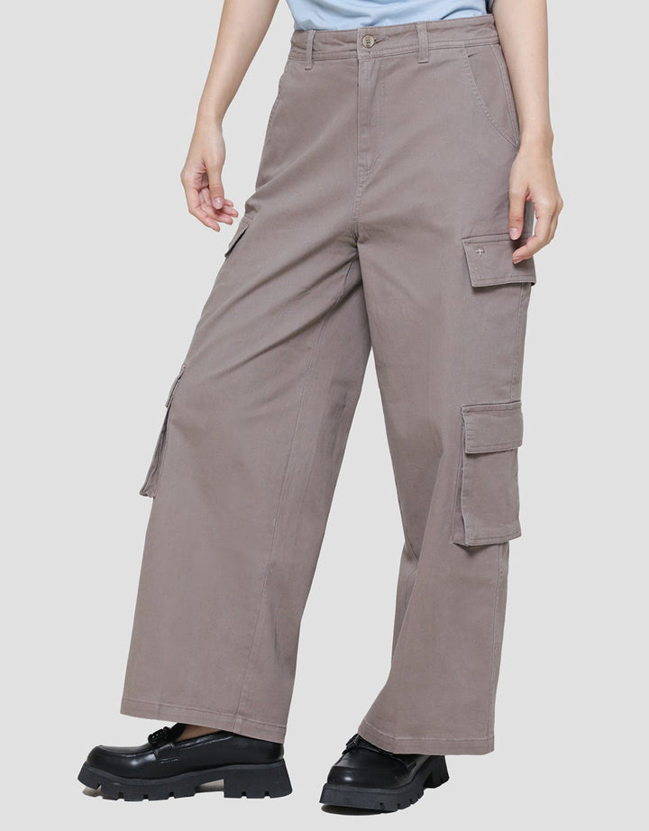 Triset Cargo Pocket Celana Panjang Casual Wanita