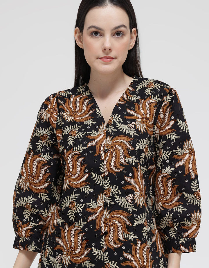 Connexion 3/4 Blouse With Balloon Buttons
