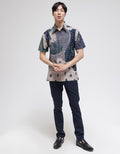 Arjuna Weda Hem Body Fit Batik Modern Pria