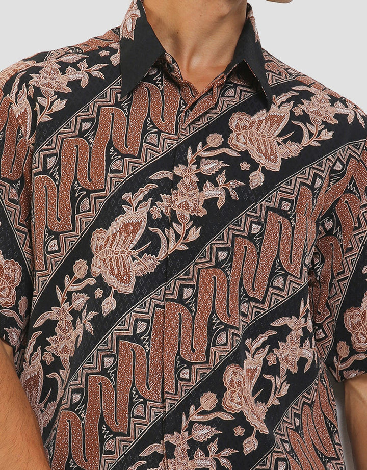Arjuna Weda Hem Batik Lereng Kupu