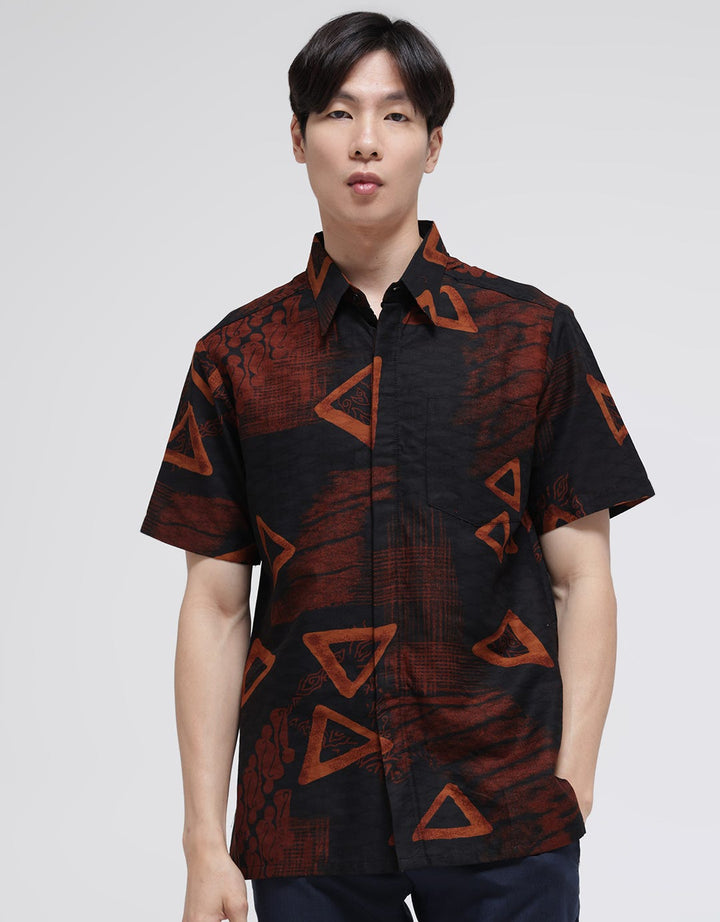 Adikusuma Hem Segitiga Kemeja Batik Pria