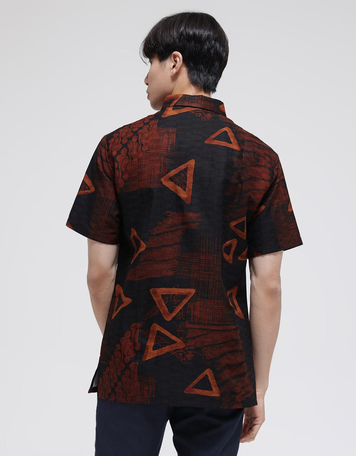 Adikusuma Hem Segitiga Kemeja Batik Pria