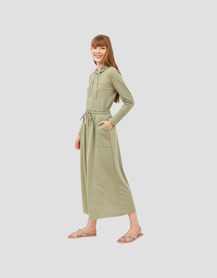 Graphis Rok Motif Garis Vertikal Wanita