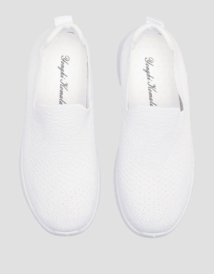 Yongki Komaladi Casual Sepatu Slip On Wanita