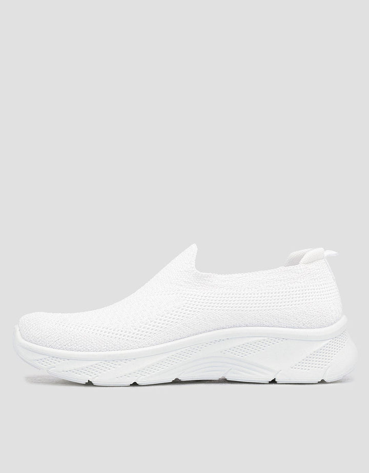 Yongki Komaladi Casual Sepatu Slip On Wanita