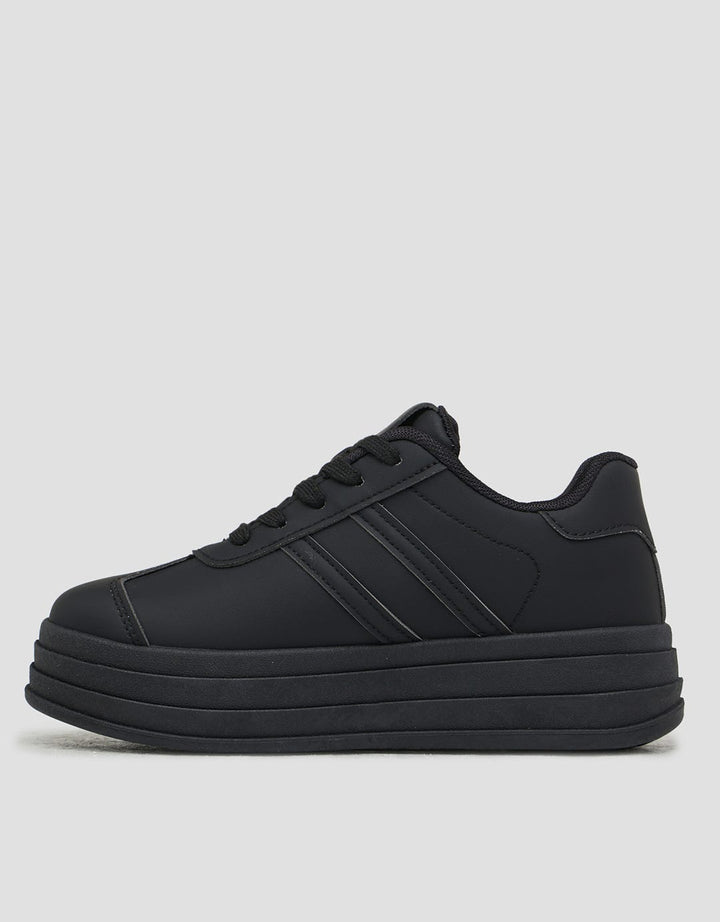 Yongki Komaladi Simply Sepatu Sneakers Wanita
