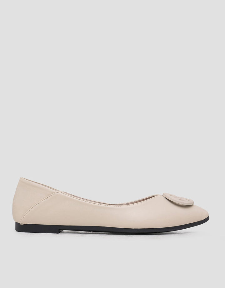 Yongki Komaladi Pointed Buckle Sepatu Wanita
