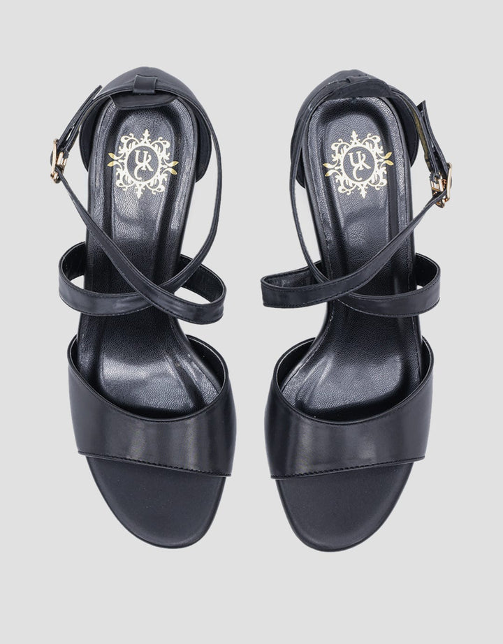 Yongki Komaladi Slingback Heels Beauty Women