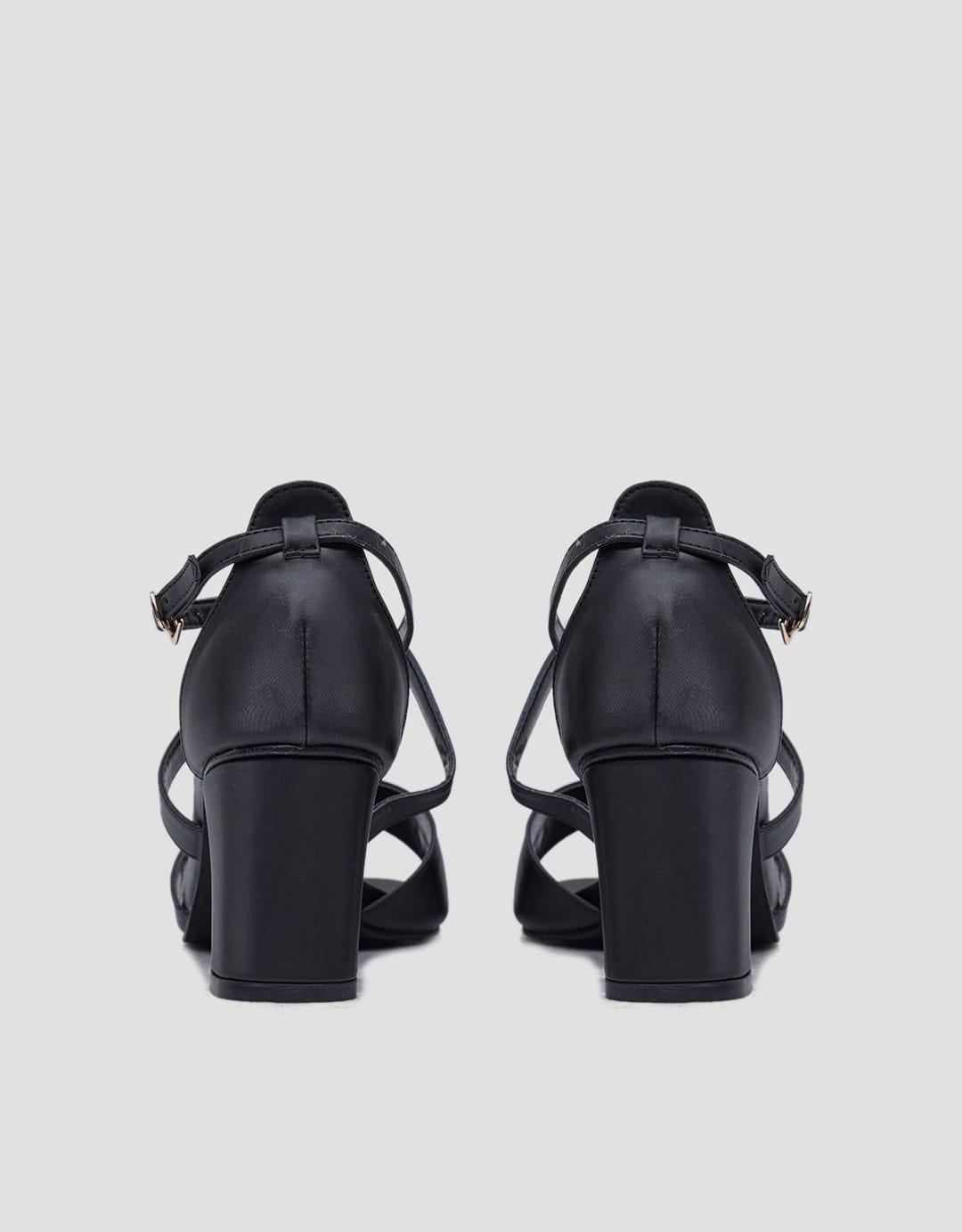 Yongki Komaladi Slingback Heels Beauty Women