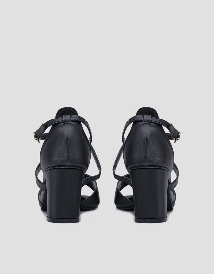 Yongki Komaladi Slingback Heels Beauty Women