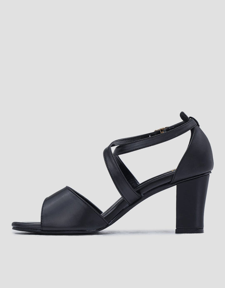 Yongki Komaladi Slingback Heels Beauty Women