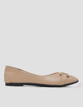 Yongki Komaladi Pointed Buckle Women's Shoes
