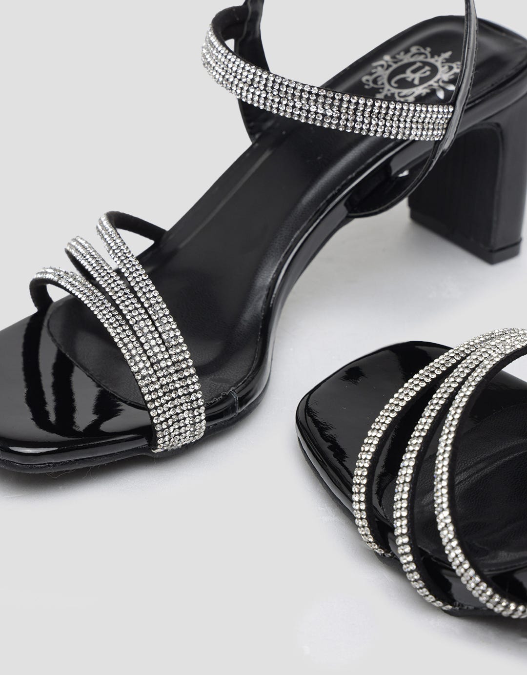 Yongki Komaladi Wekkend Ladies Sandal Wanita