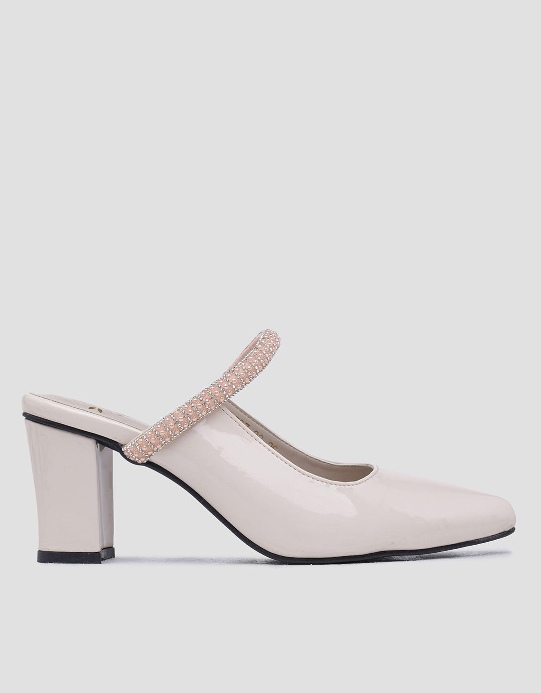 Yongki Komaladi Sepatu Pumps Wanita