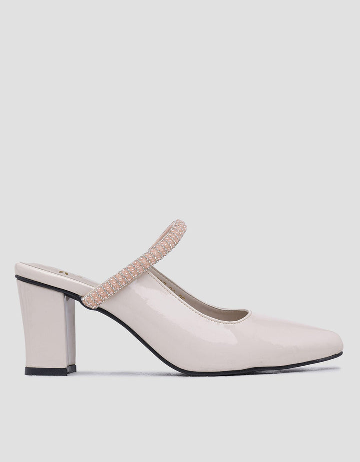 Yongki Komaladi Sepatu Pumps Wanita