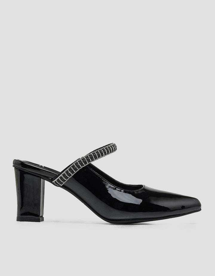 Yongki Komaladi Sepatu Pumps Wanita