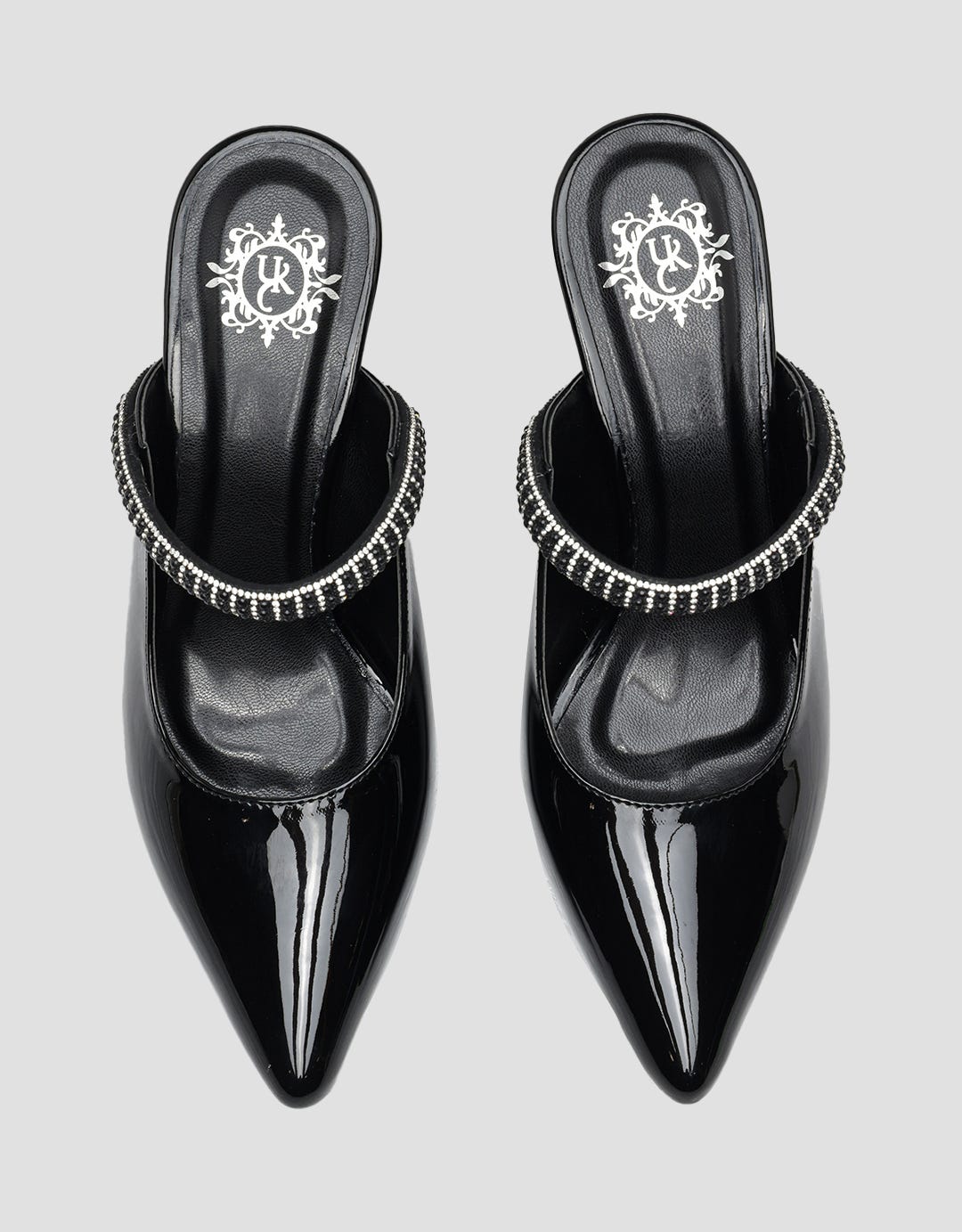 Yongki Komaladi Sepatu Pumps Wanita