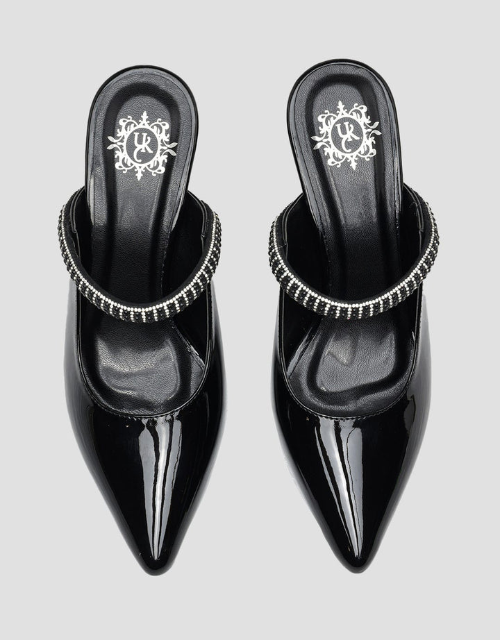 Yongki Komaladi Sepatu Pumps Wanita