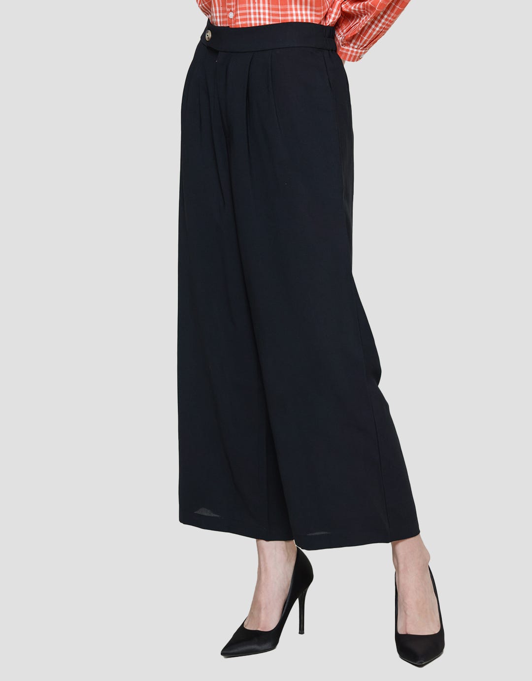 Details Celana Panjang Wide Cullote Overloop Wanita