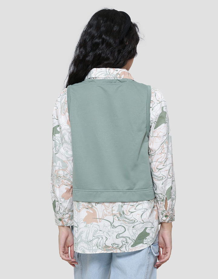 Expand Neyara Blouse Wanita