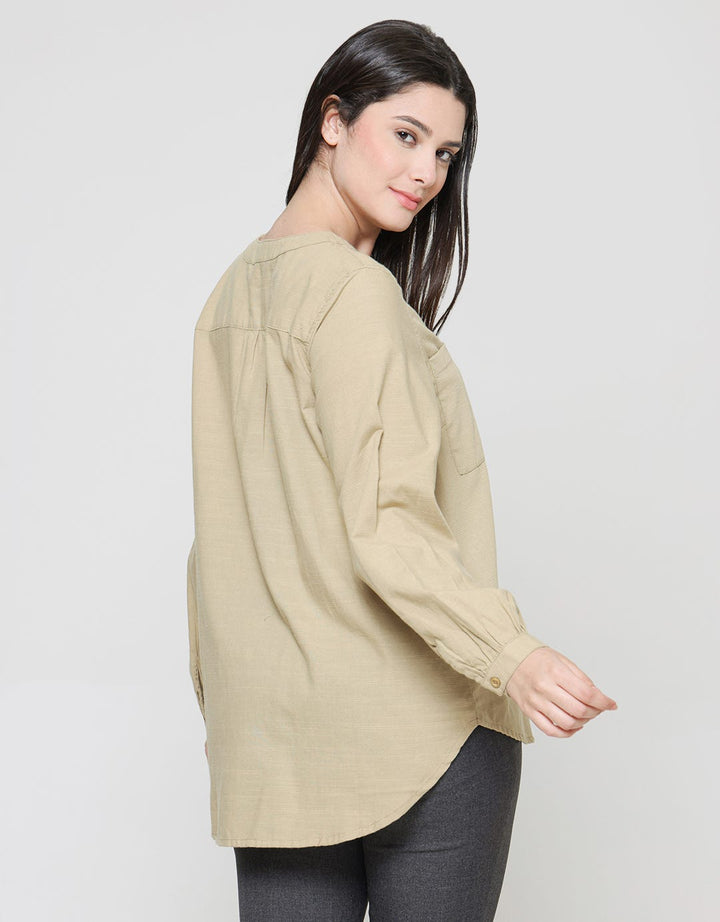 Expand Feyr Women's Blouse