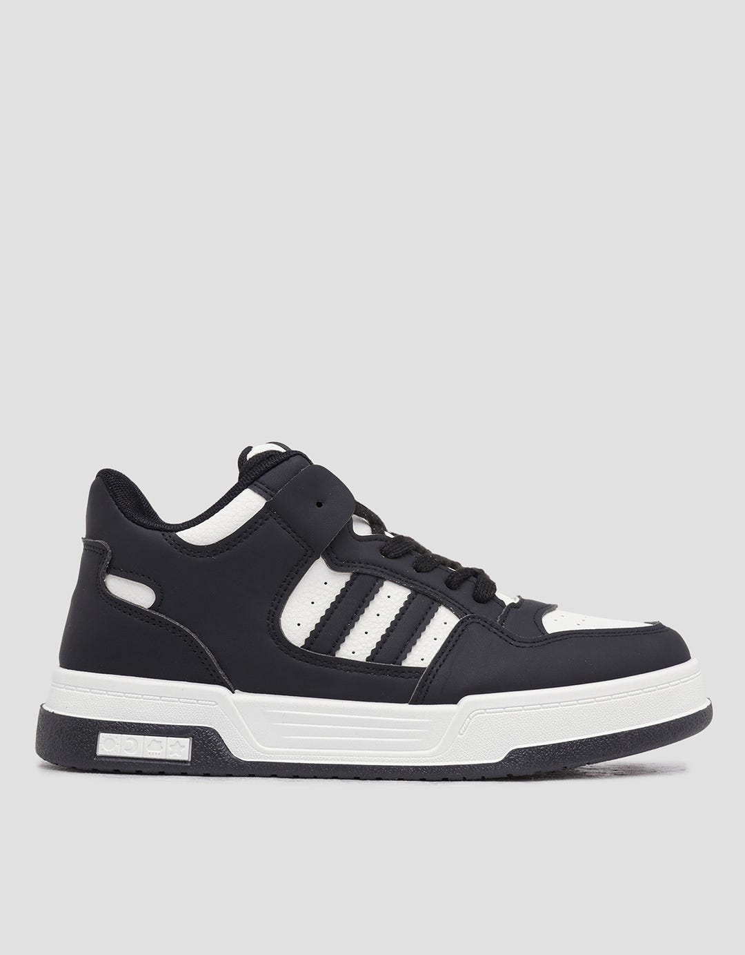 Yongki Komaladi Men's Casual Sneakers Shoes