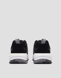 Yongki Komaladi Sepatu Sneakers Casual Pria