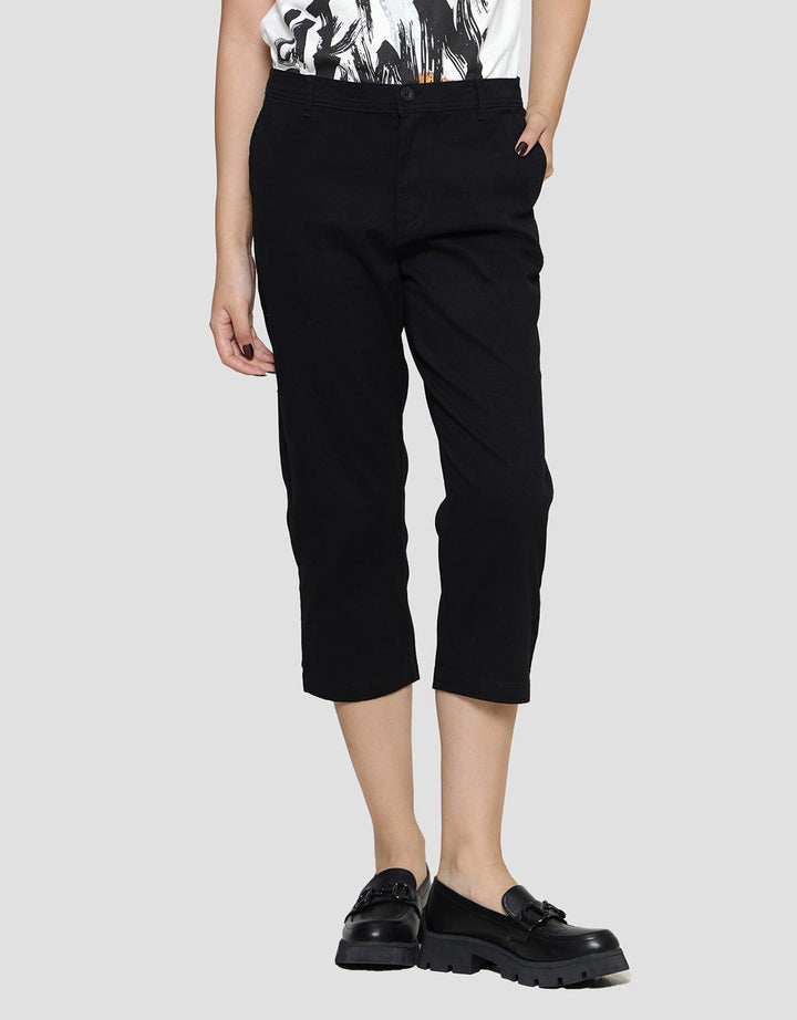 St. Yves Twill Capri Celana Panjang Wanita