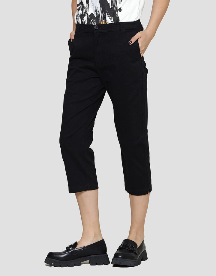 St. Yves Twill Capri Celana Panjang Wanita